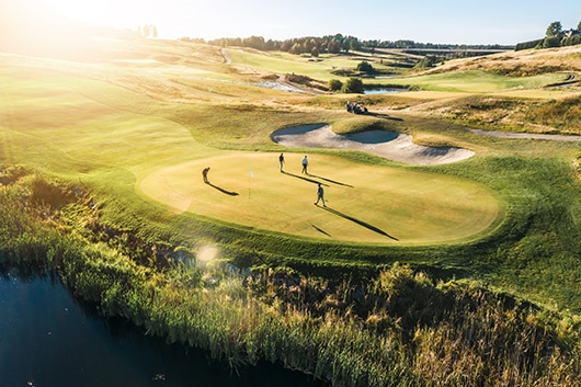 Luftfoto av Miklagard golfbane ved Lily Country Club, kåret til Norway’s Best Golf Hotel 2025